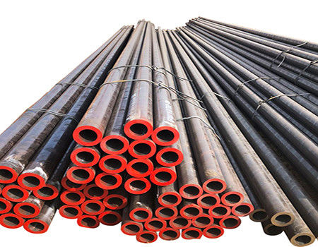 A106 tubulação de aço sem emenda laminada a alta temperatura ASTM A53 GR. Carbono com pintura preta